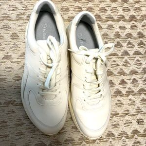 Everlane sneakers new never worn
